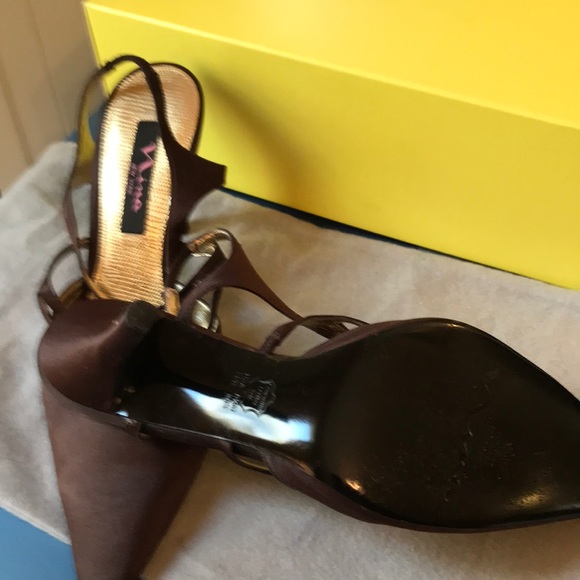 Brown fabric strappy heels - Picture 3 of 3